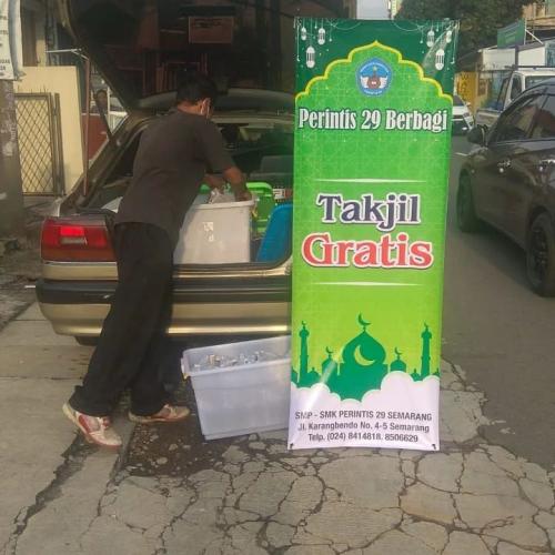 Perintis 29 Berbagi Takjil Gratis